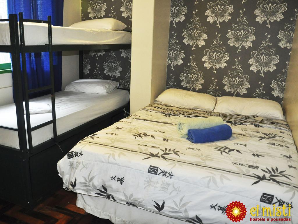 Albergue El Misti Copacabana *